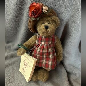 BOYDS Teddy Bear *SIGNED TAG*